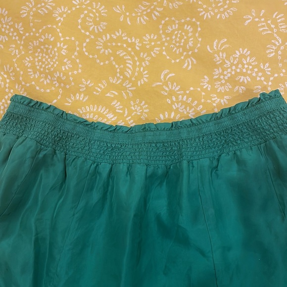 Banana Republic 100% silk skirt - Picture 5 of 7